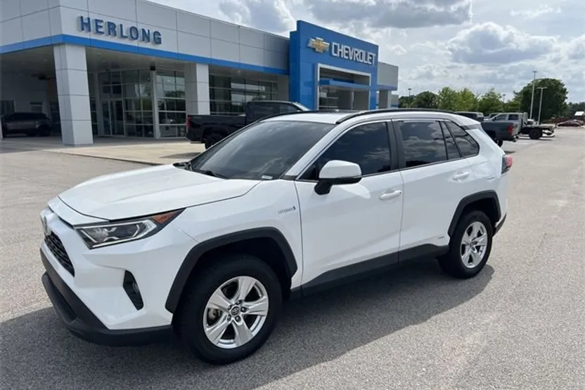 2019 Toyota RAV4 Hybrid XLE photo 1