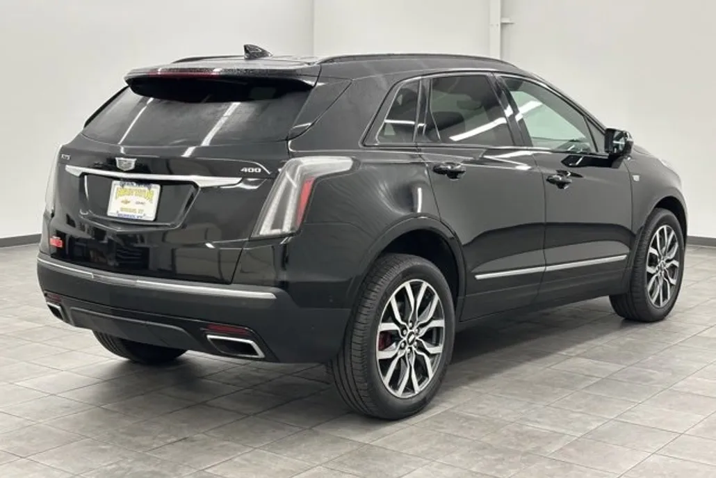 2022 Cadillac XT5 Sport photo 1