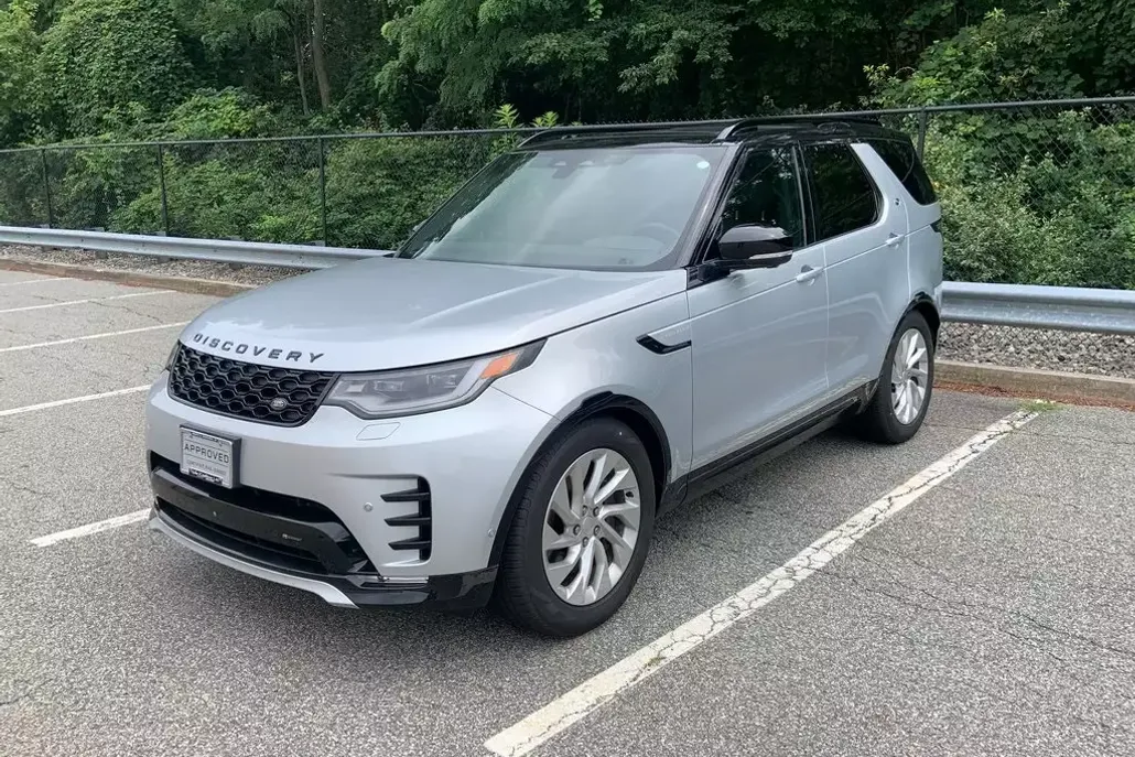 2023 Land Rover Discovery S R-Dynamic photo 1