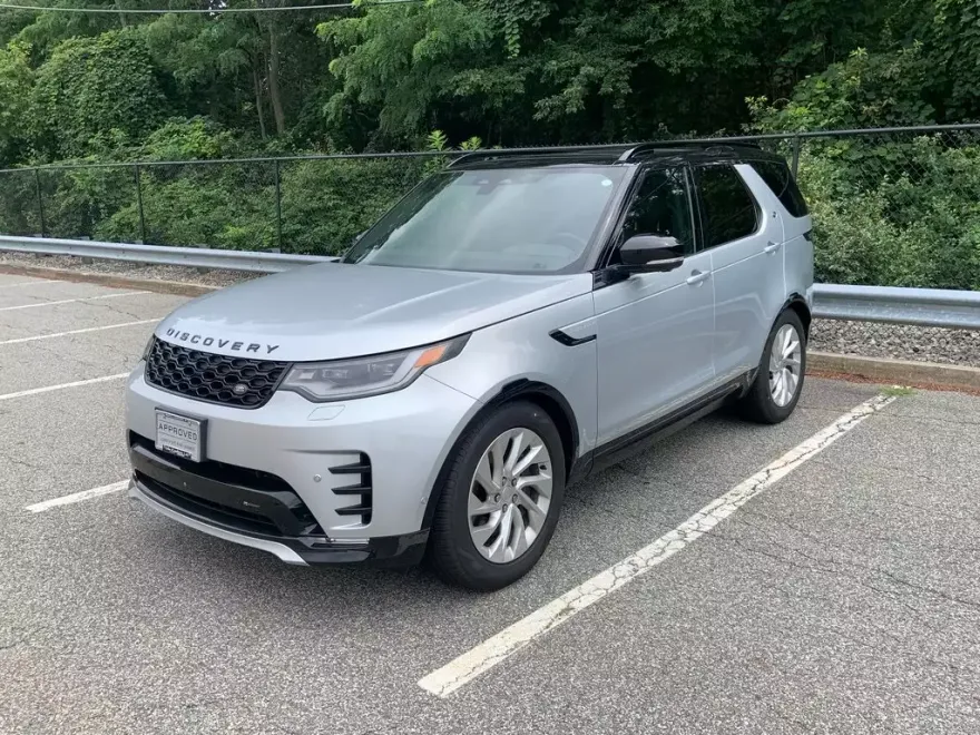 2023 Land Rover Discovery S R-Dynamic photo 1