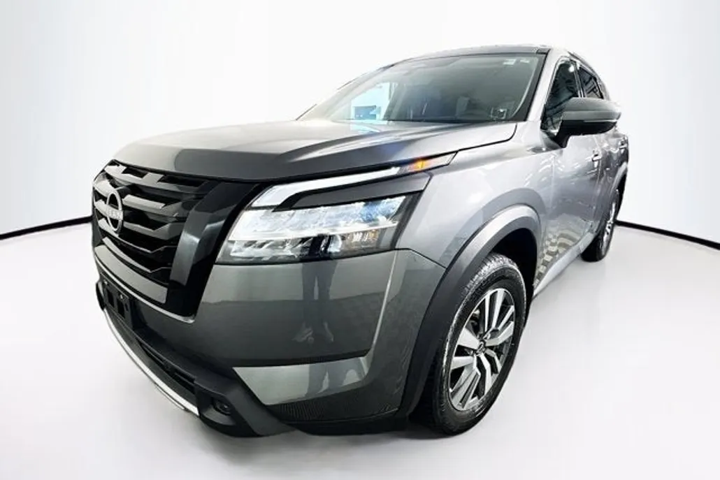 2024 Nissan Pathfinder SL photo 1
