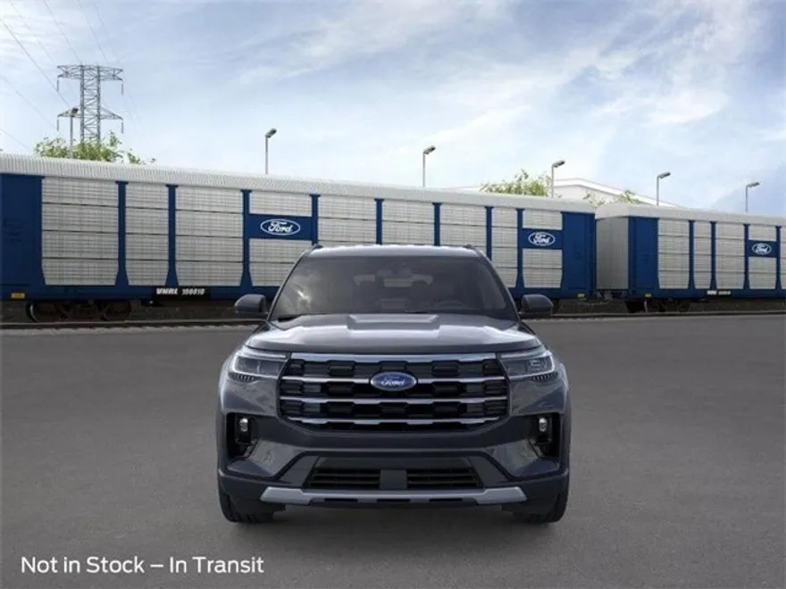 2025 Ford Explorer photo 1