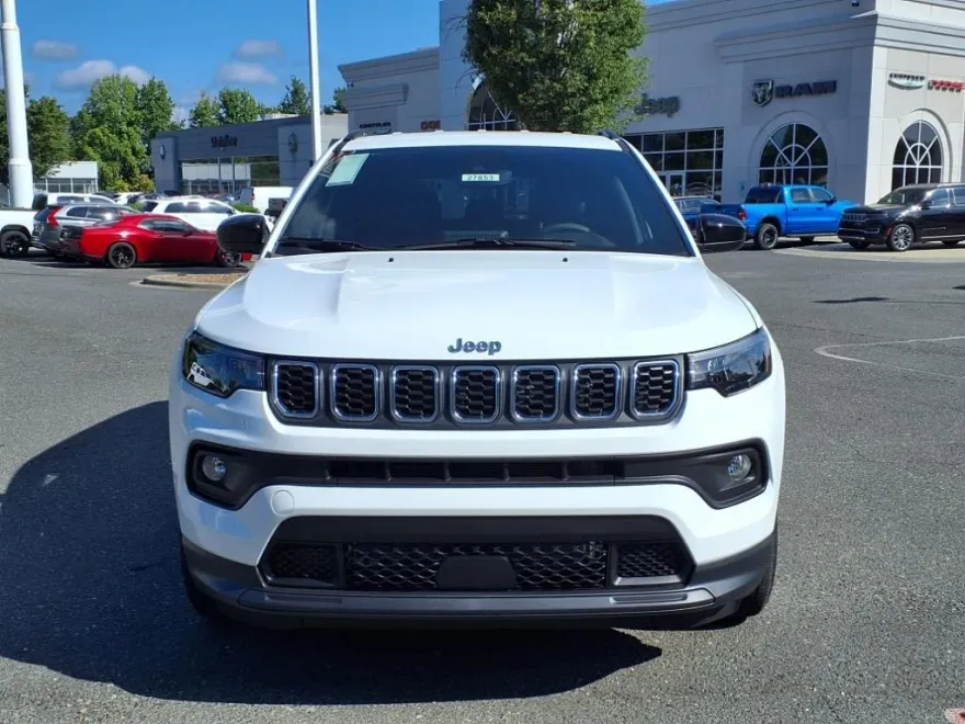 2025 Jeep Compass Latitude photo 1