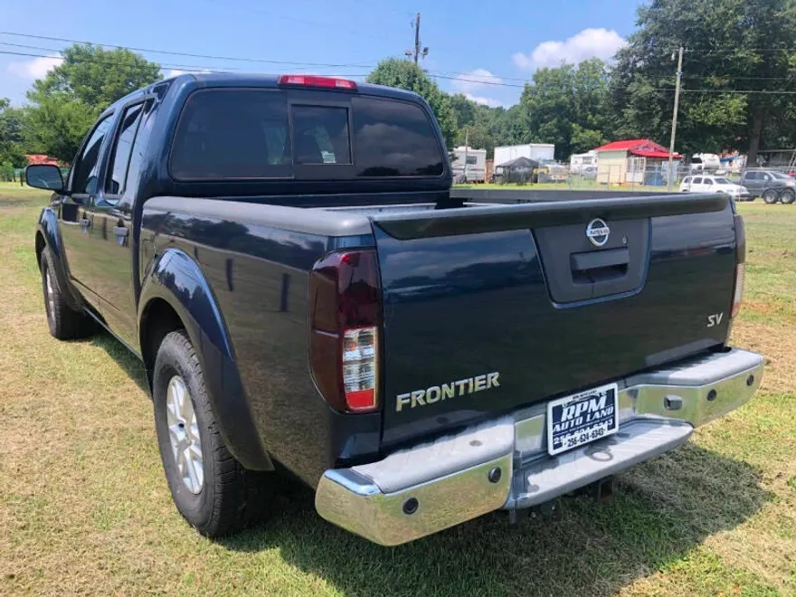 2016 Nissan Frontier SV photo 1