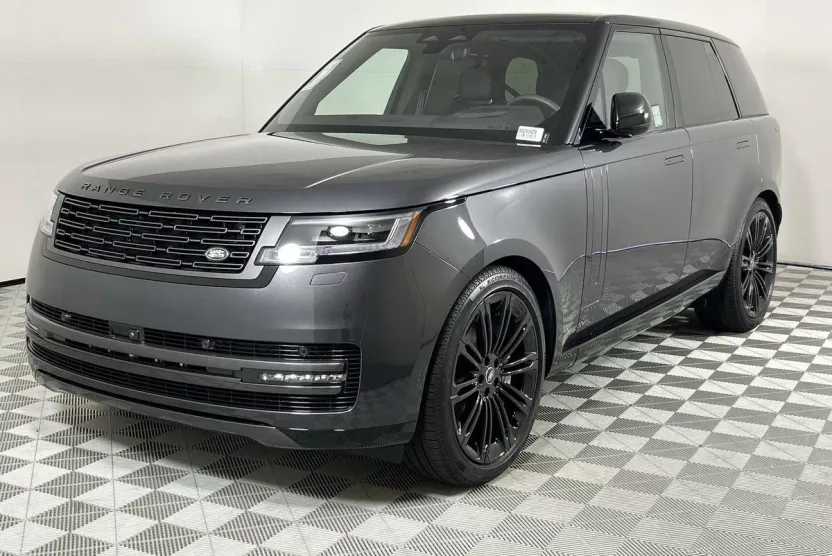 2025 Land Rover Range Rover SE photo 1