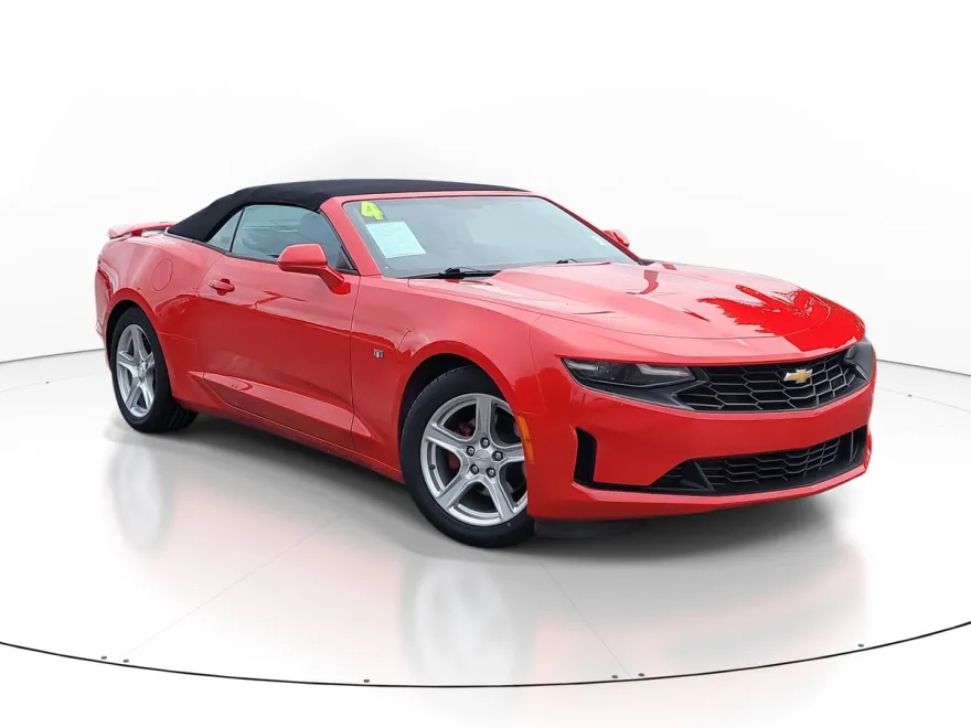 2024 Chevrolet Camaro 1LT photo 1