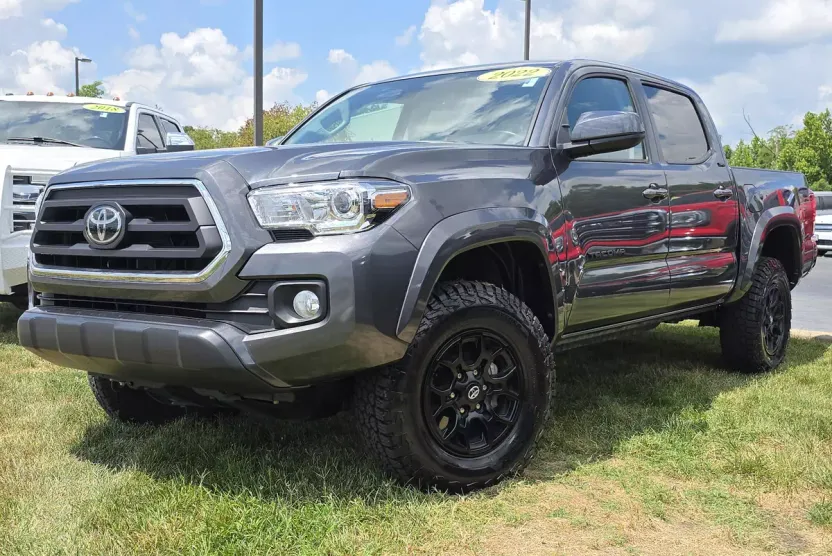 2022 Toyota Tacoma SR5 photo 1