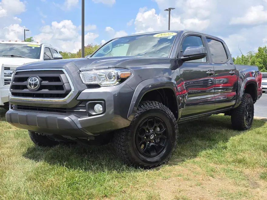 2022 Toyota Tacoma SR5 photo 1