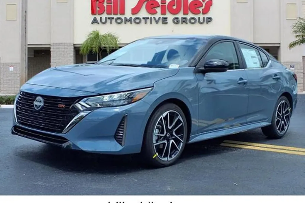 2025 Nissan Sentra SR photo 1