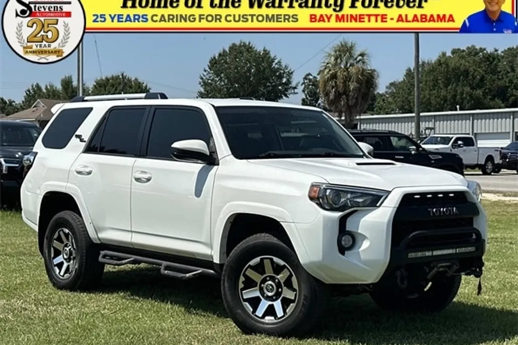 2017 Toyota 4Runner SR5 Premium photo 1