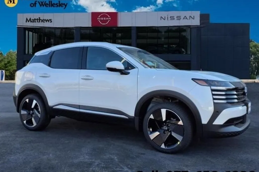 2025 Nissan Kicks SR photo 1