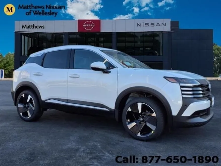 2025 Nissan Kicks SR photo 1