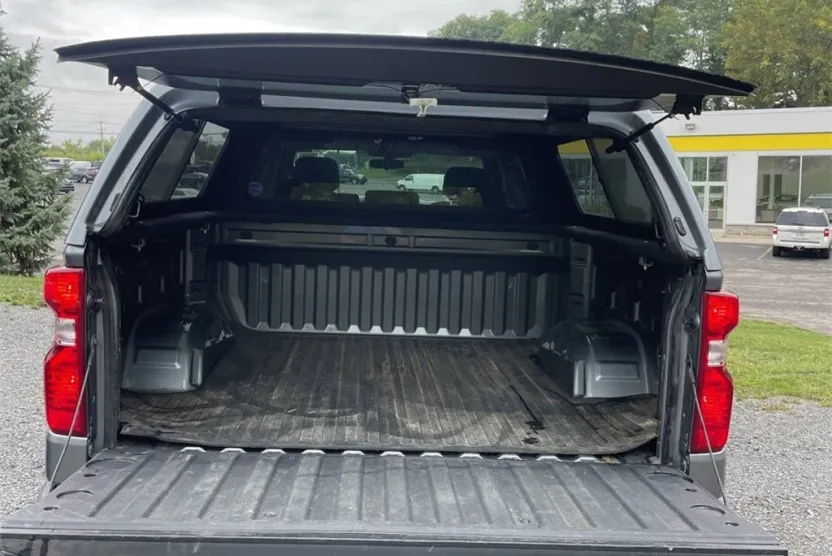 2022 Chevrolet Silverado 1500 LT photo 1