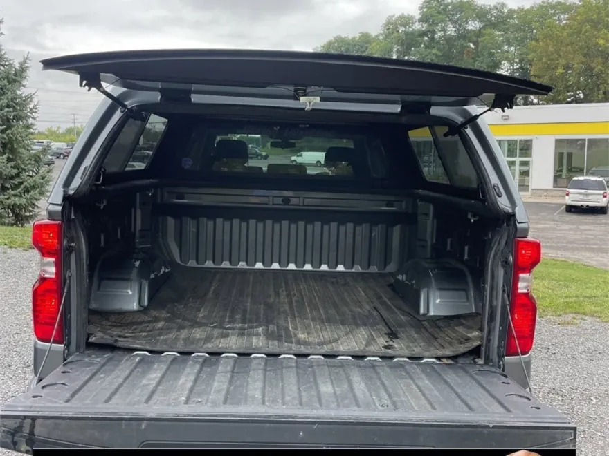 2022 Chevrolet Silverado 1500 LT photo 1