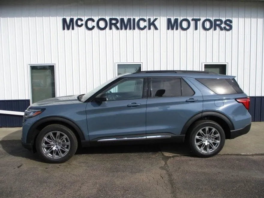 2025 Ford Explorer photo 1