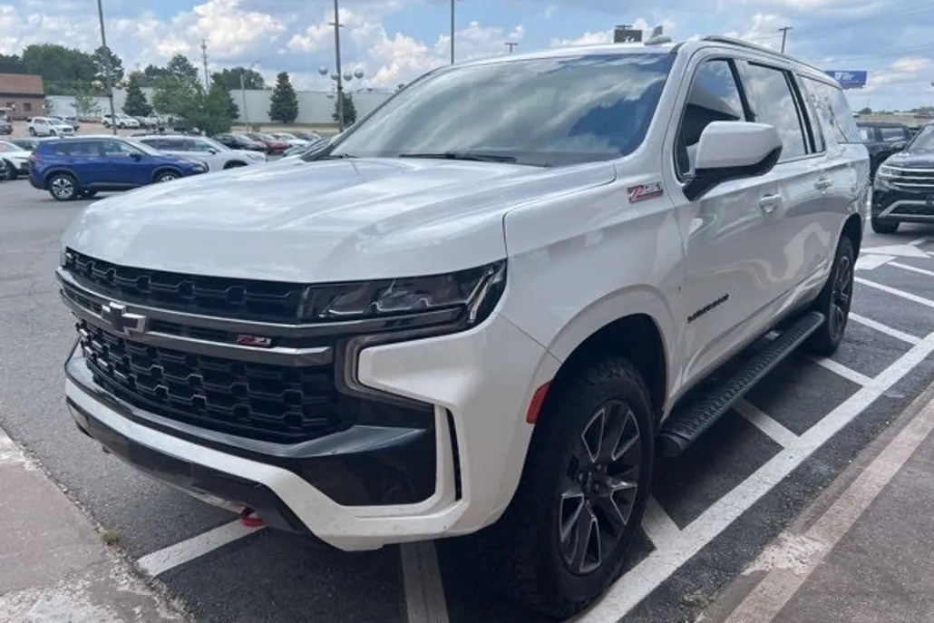2021 Chevrolet Suburban Z71 photo 1