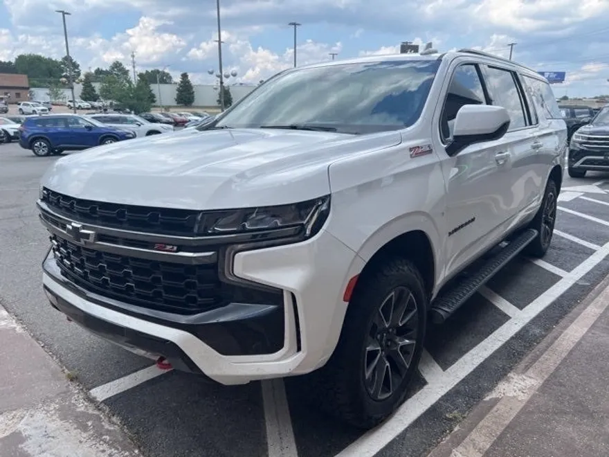 2021 Chevrolet Suburban Z71 photo 1