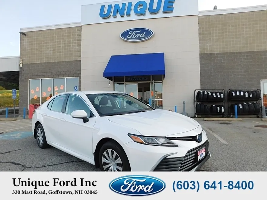 2021 Toyota Camry Hybrid LE photo 1