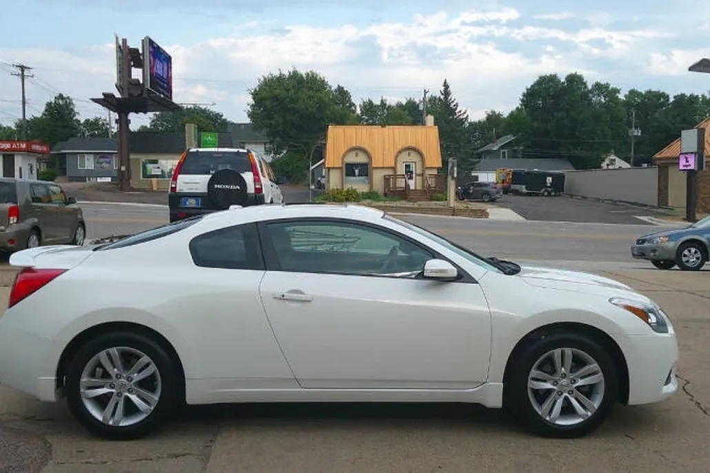 2012 Nissan Altima 2.5 S photo 1