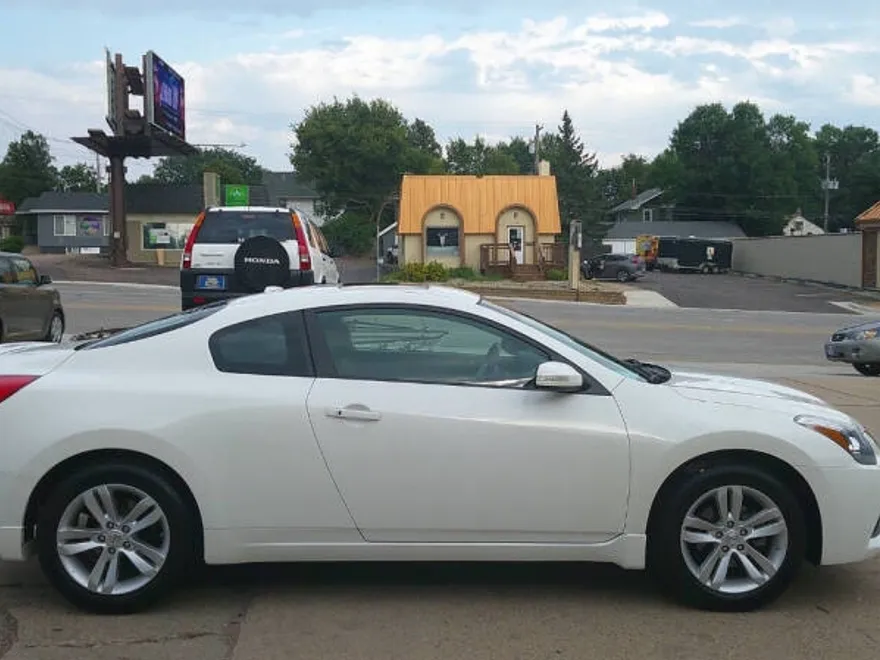 2012 Nissan Altima 2.5 S photo 1