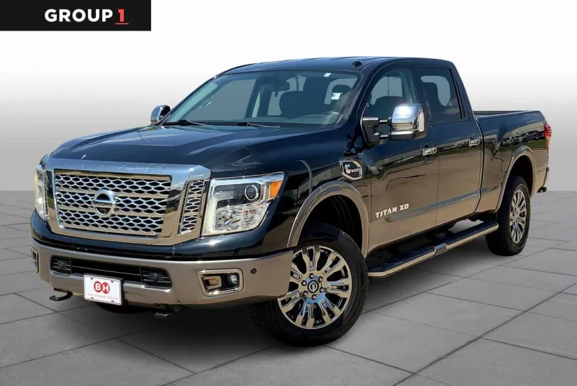 2019 Nissan Titan Platinum Reserve photo 1