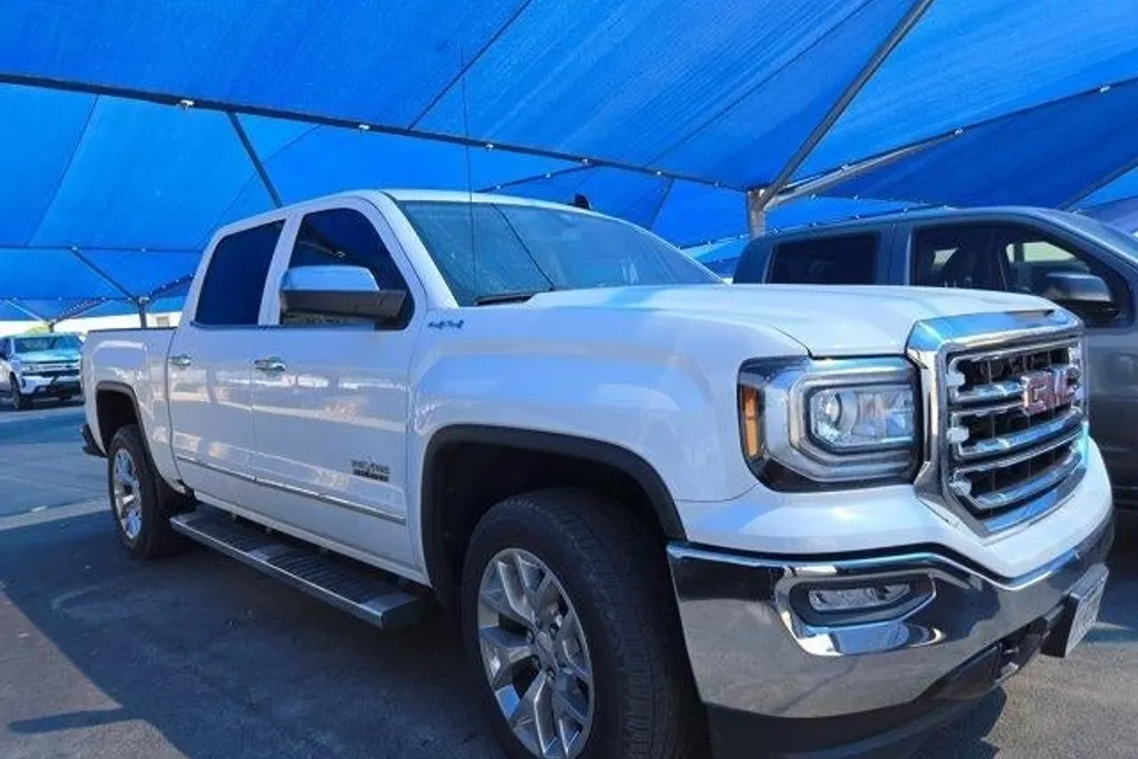 2017 Gmc Sierra 1500 SLT photo 1
