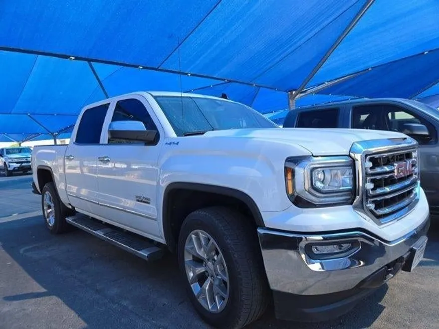 2017 Gmc Sierra 1500 SLT photo 1