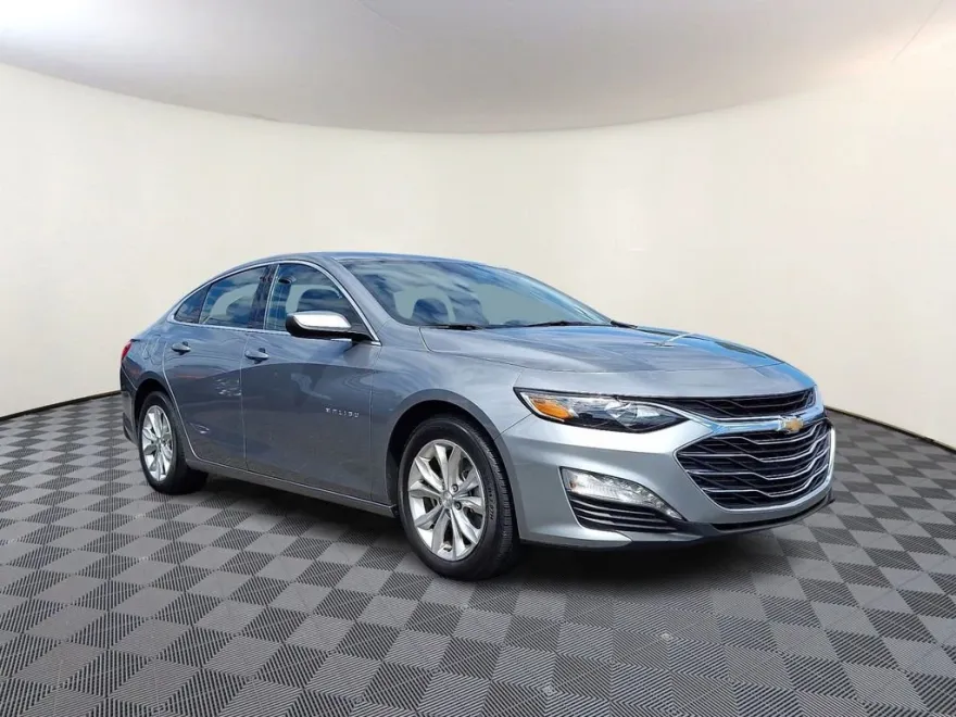 2024 Chevrolet Malibu 1LT photo 1