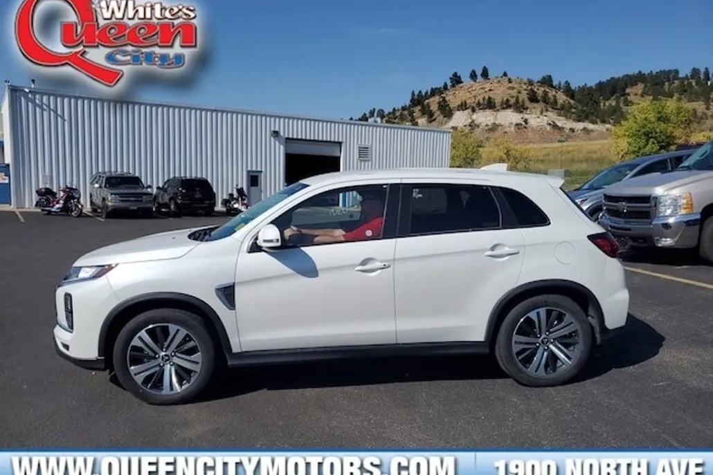 2021 Mitsubishi Outlander Sport SE photo 1