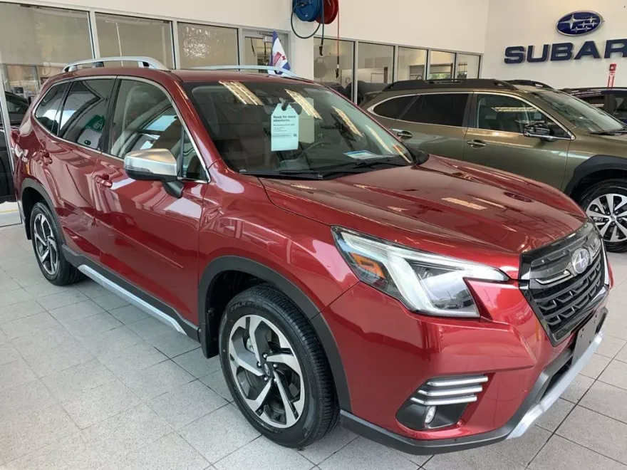 2023 Subaru Forester Touring photo 1