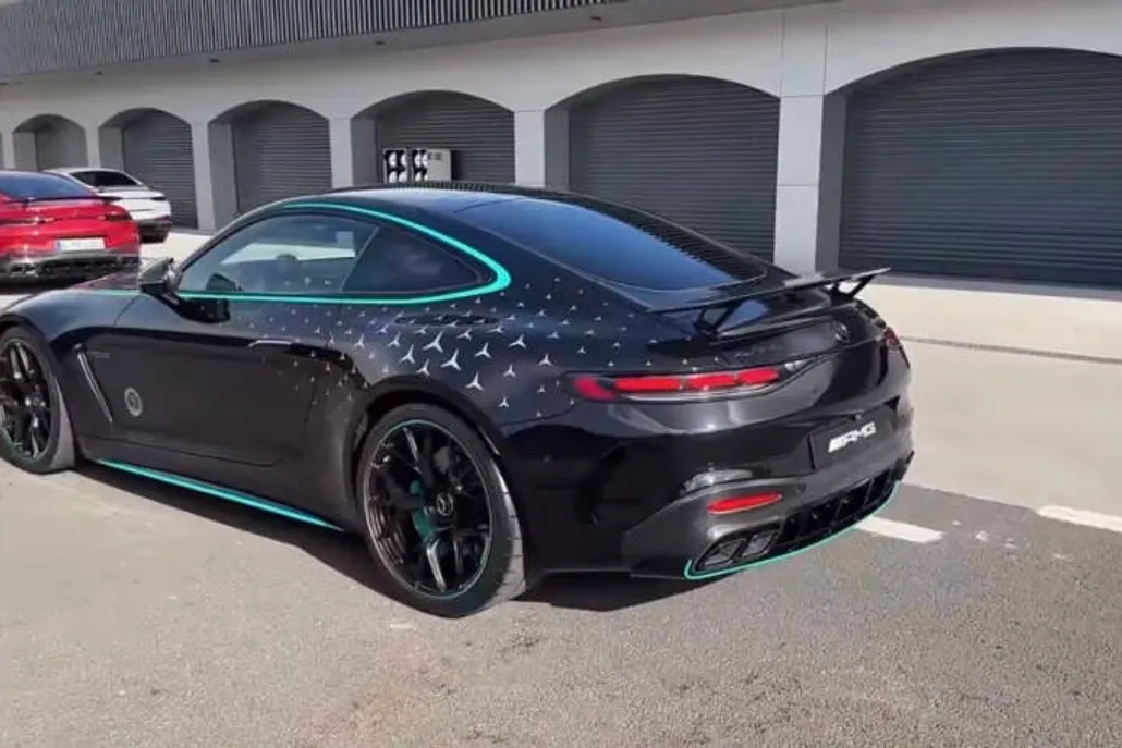 2025 Mercedes Benz AMG GT 63 photo 1