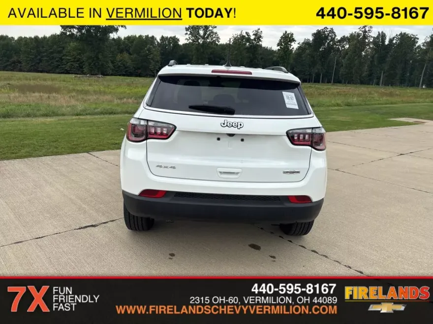 2023 Jeep Compass Latitude Lux photo 1