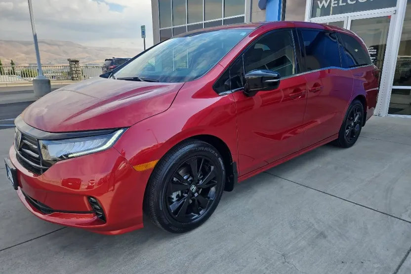 2024 Honda Odyssey Sport photo 1