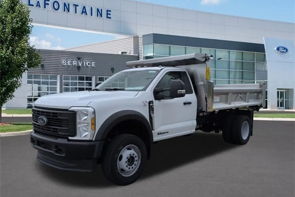 2024 Ford F-600 photo 1