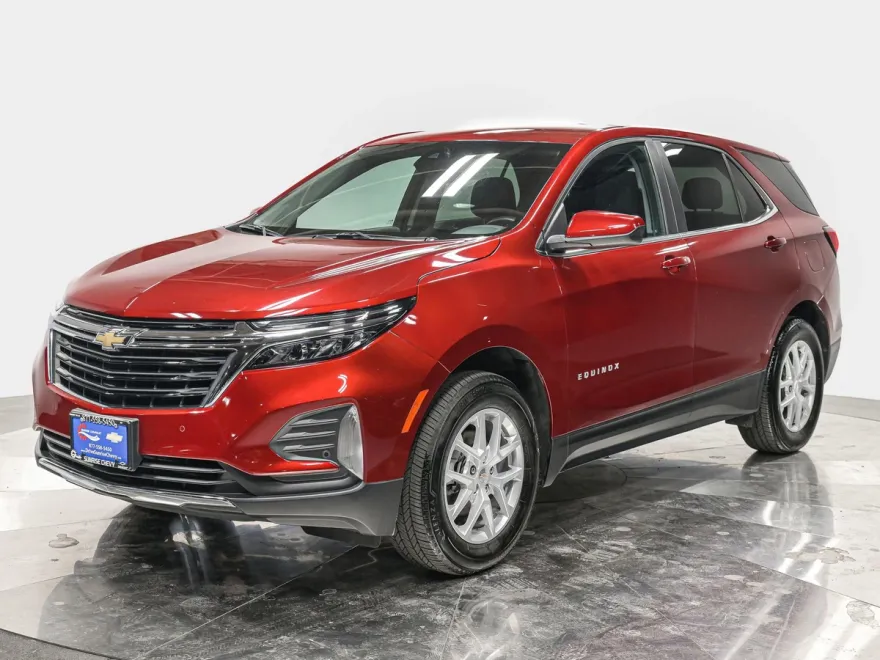 2024 Chevrolet Equinox LT photo 1