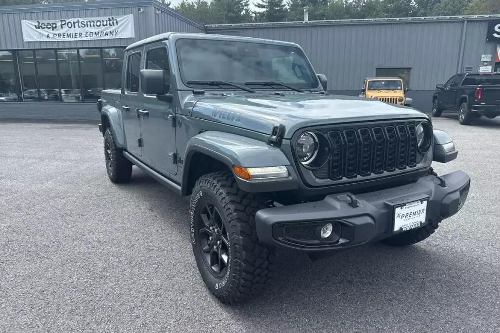 2025 Jeep Gladiator Willys photo 1