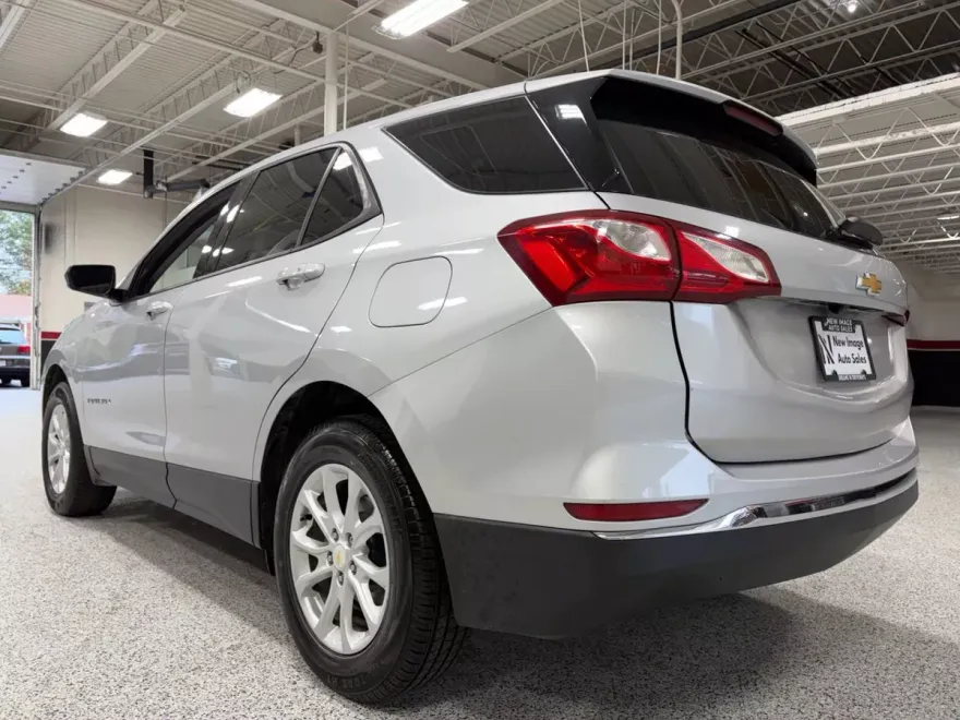 2018 Chevrolet Equinox LS photo 1