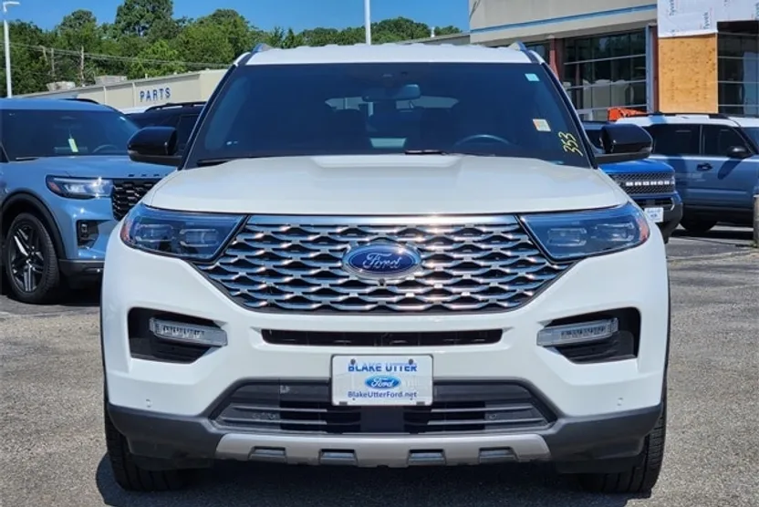2022 Ford Explorer Platinum photo 1