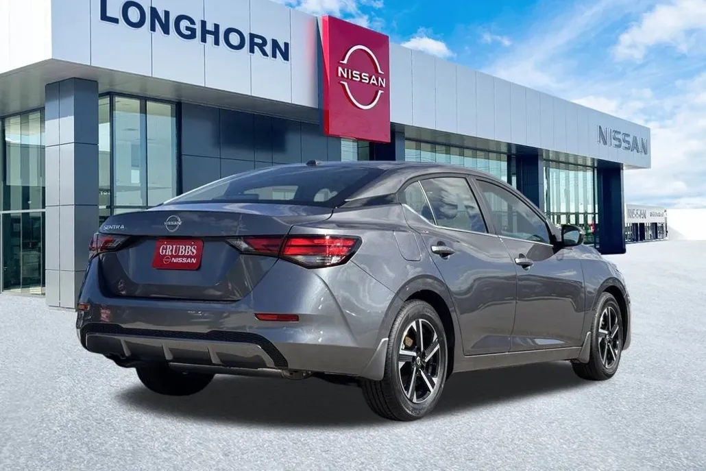 2025 Nissan Sentra SV photo 1