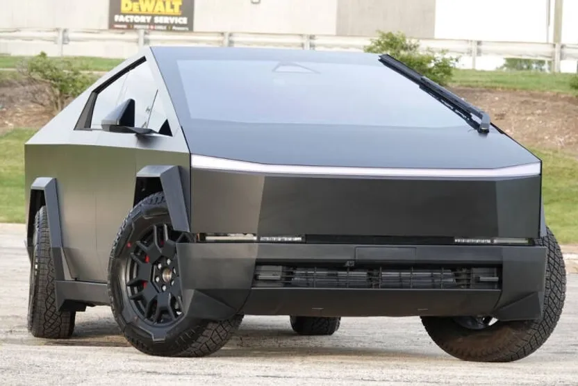 2024 Tesla Cybertruck photo 1
