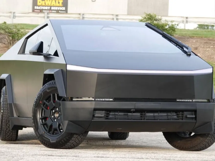 2024 Tesla Cybertruck photo 1
