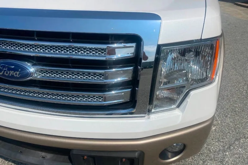 2013 Ford F-150 Lariat photo 1