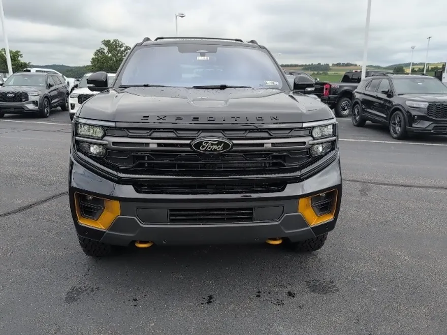 2025 Ford Expedition photo 1