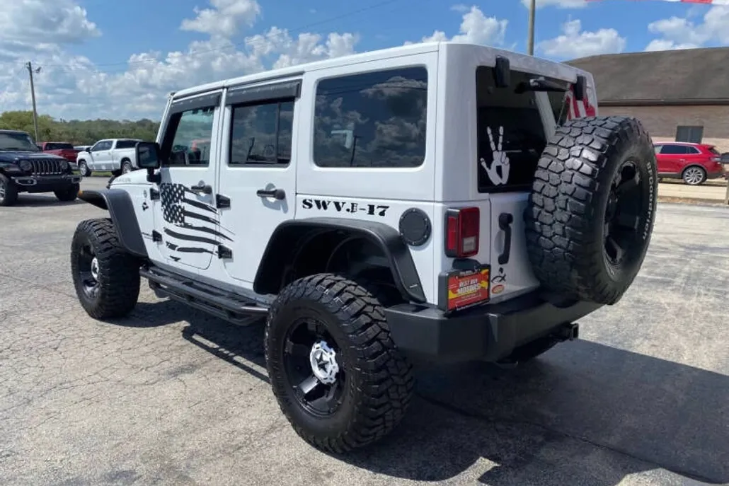 2015 Jeep Wrangler Unlimited Rubicon photo 1