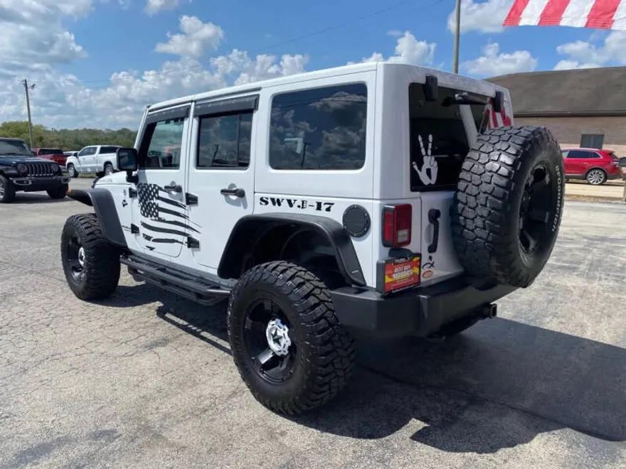 2015 Jeep Wrangler Unlimited Rubicon photo 1