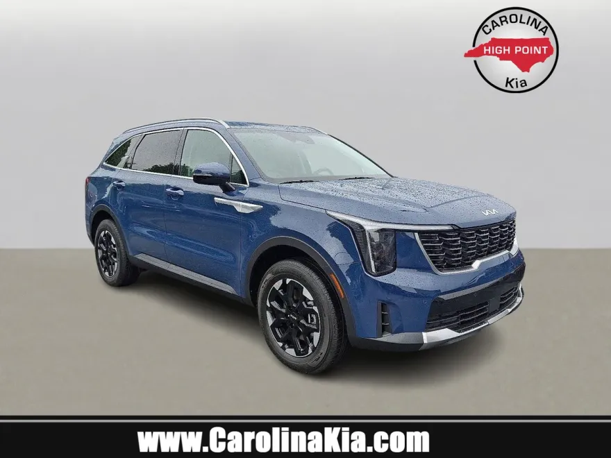 2025 Kia Sorento S photo 1