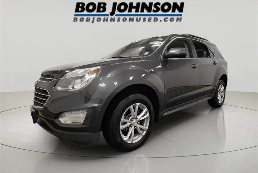 2017 Chevrolet Equinox LT photo 1