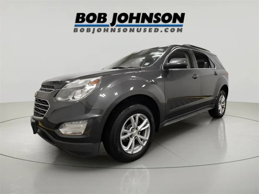 2017 Chevrolet Equinox LT photo 1