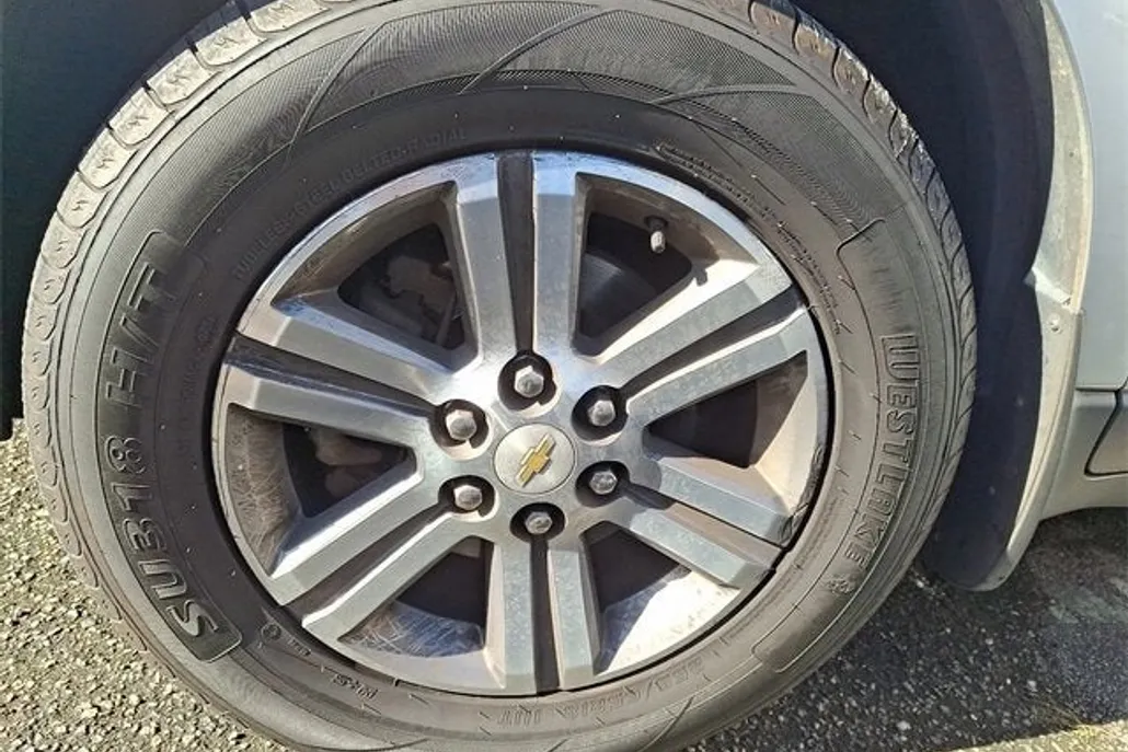 2016 Chevrolet Traverse 1LT photo 1