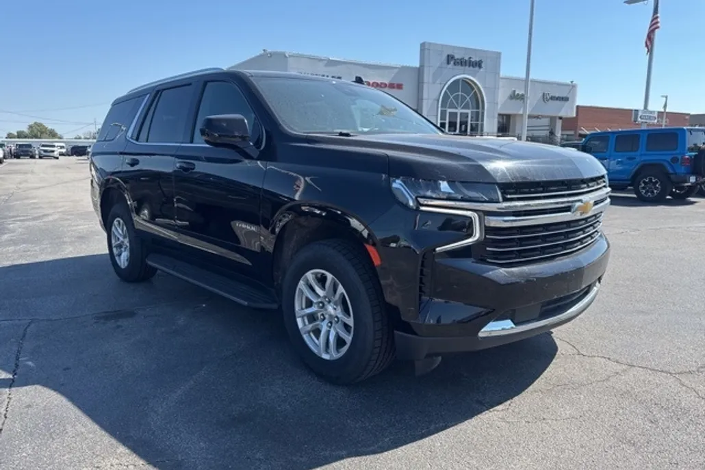 2023 Chevrolet Tahoe LT photo 1